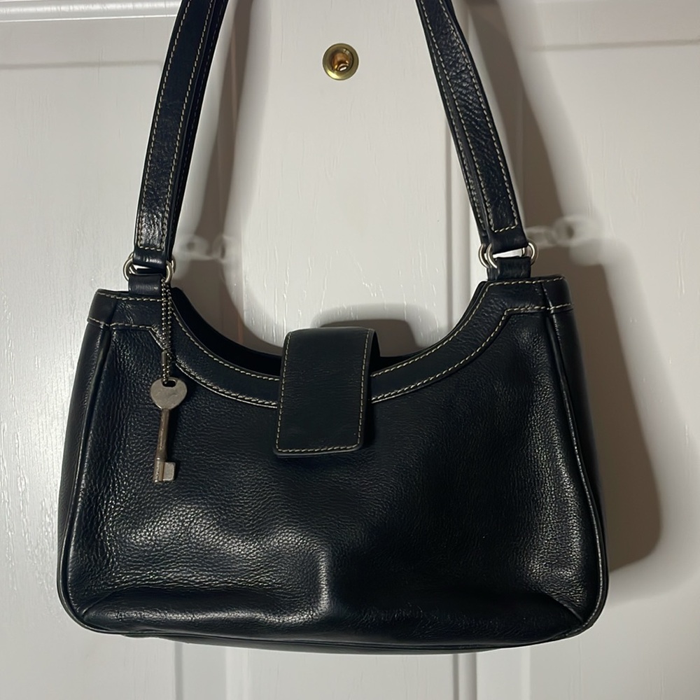 Fossil genuine leather black 4 compartment purse, gently used - Picture 2 of 11